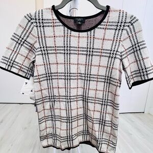 5/$15 Fitted Black & Brown Short Sleeve Plaid Sweater